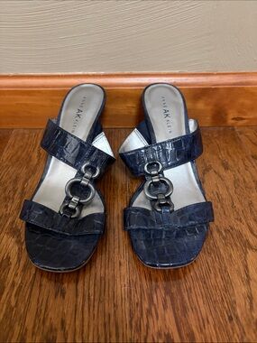 Anne Klein Navy Croc-Embossed Slide Mules with Linked Ring Detail (size 6.5)